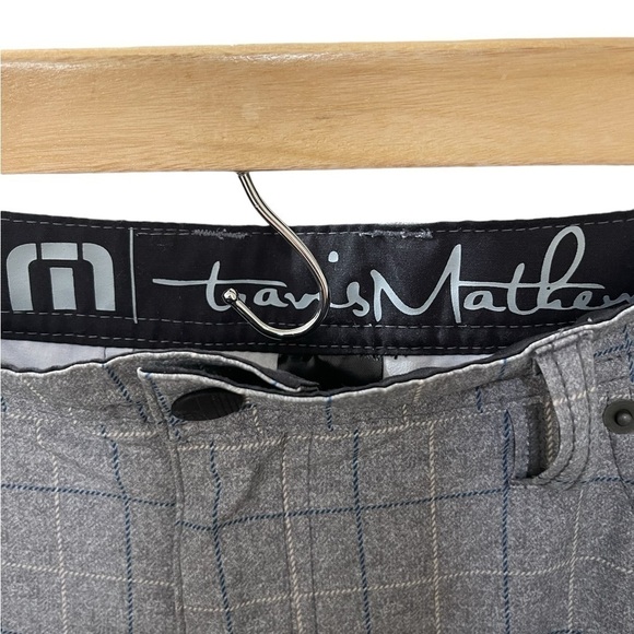 Travis Mathew Men’s Golf Shorts Size 38 Gray Plaid Stretch Performance Golfer - Picture 3 of 7